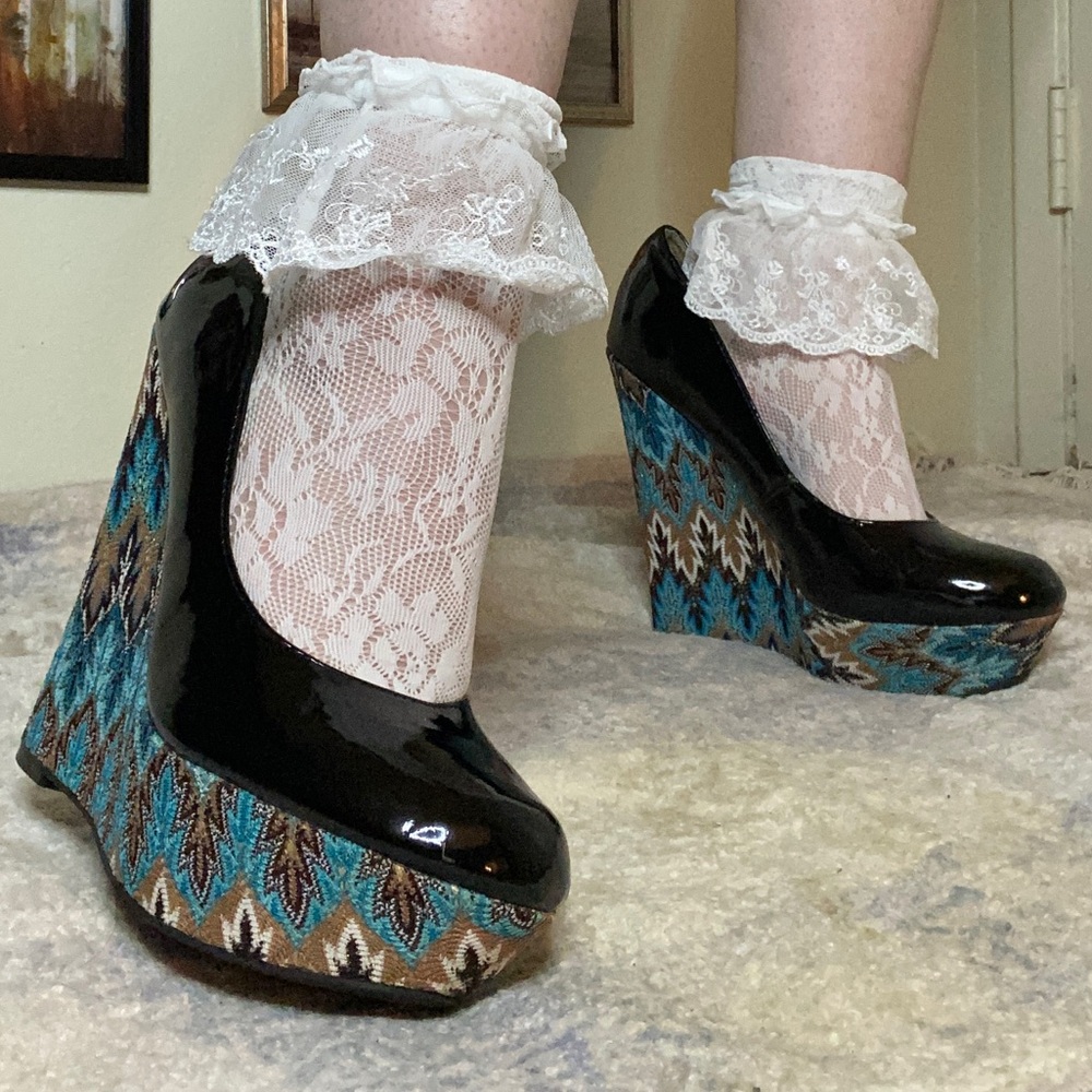 Steve Madden Black and Blue Patterned Wedges